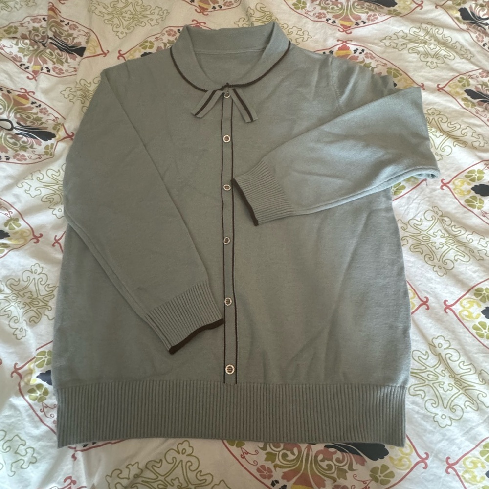 NWOT blue/gray sweater with collar, size XL